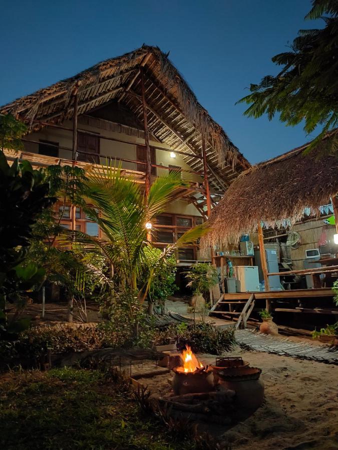 Casa Surf Lodge - Praia do Tofo Exteriér fotografie